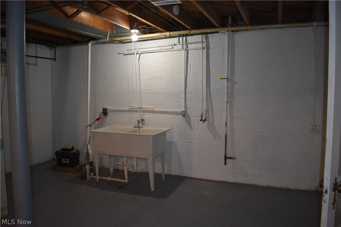 10261 Chardon Road Chardon, OH 44024 - Photo 23 of 33 Utility area is freshly painted in basement.