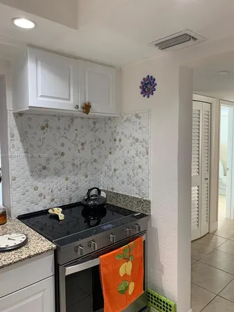 $2,300 | 329 Southeast 3rd Street, Unit 305S, Hallandale Beach, FL 33009