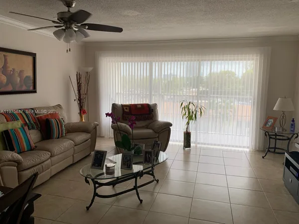 $2,300 | 329 Southeast 3rd Street, Unit 305S, Hallandale Beach, FL 33009