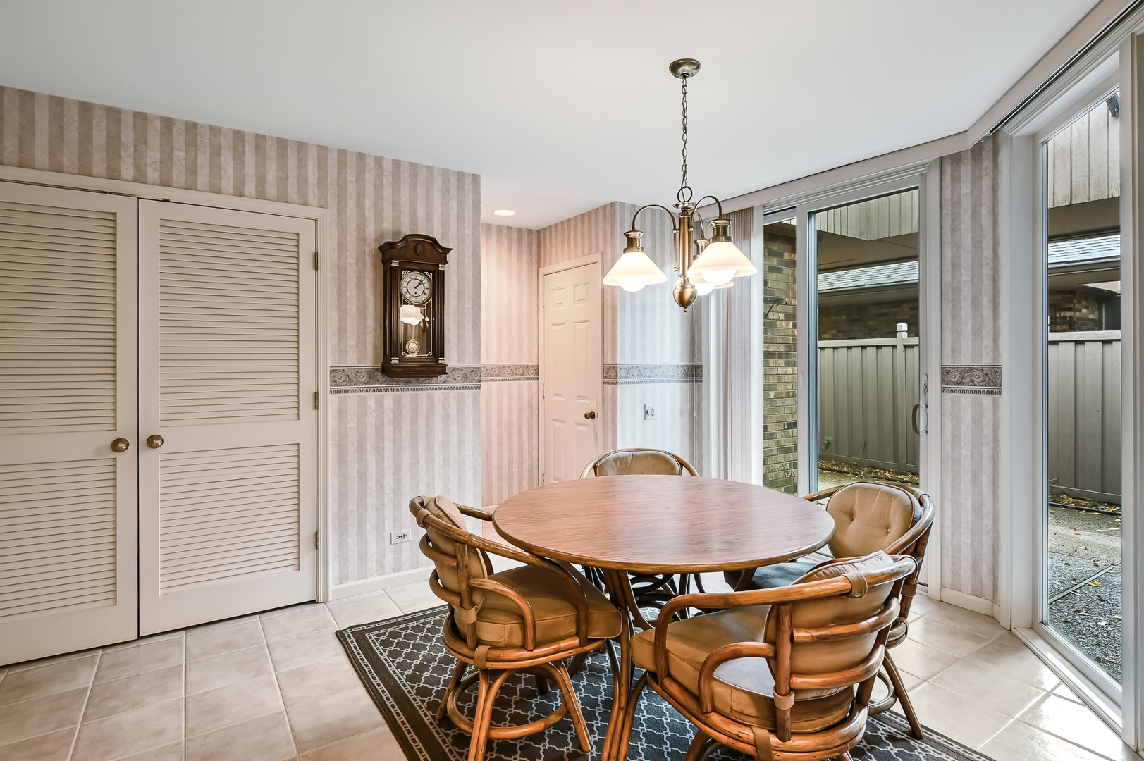 1218 Indian Trail Road Hinsdale, IL 60521 - Photo 9 of 28 Gallery Image 9