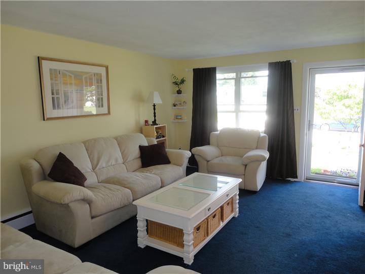 513 Overhill Road Conshohocken, PA 19428 - Photo 6 of 21 Living Room