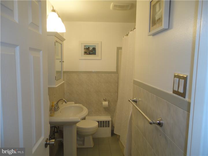 513 Overhill Road Conshohocken, PA 19428 - Photo 8 of 21 Bathroom