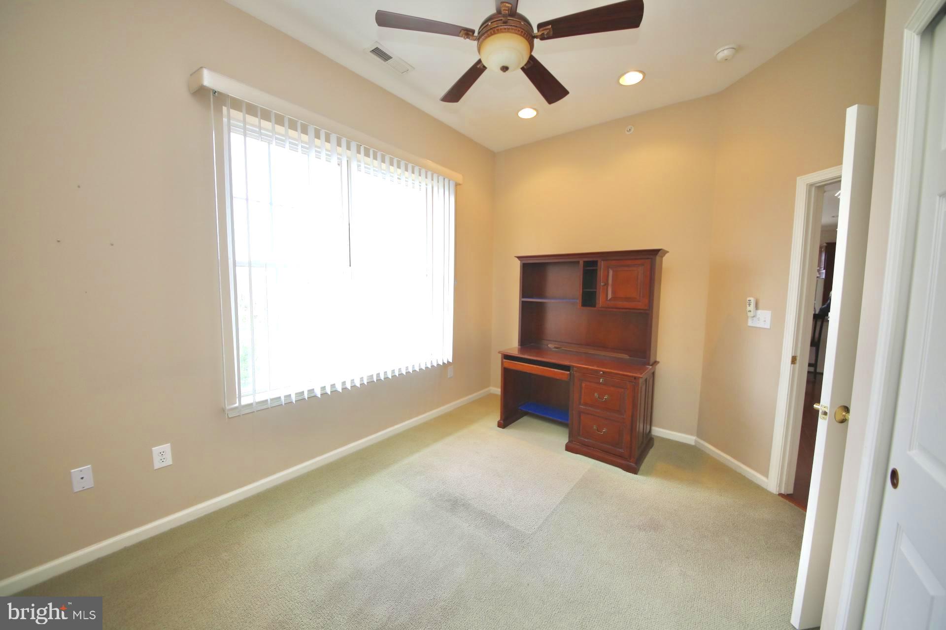 430 Highland Estates Clementon, NJ 08021 - Photo 21 of 33 Recessed lights & ceiling fanLa
