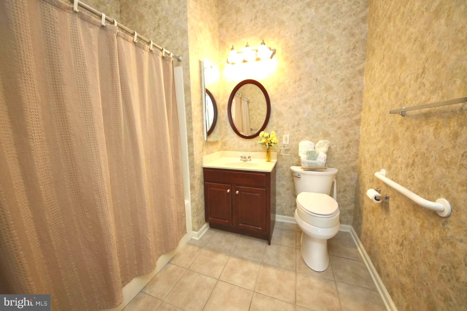430 Highland Estates Clementon, NJ 08021 - Photo 23 of 33 Hall bath