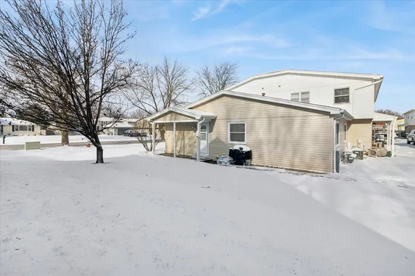 $230,000 | 19545 116th Avenue, Unit A, Mokena, IL 60448