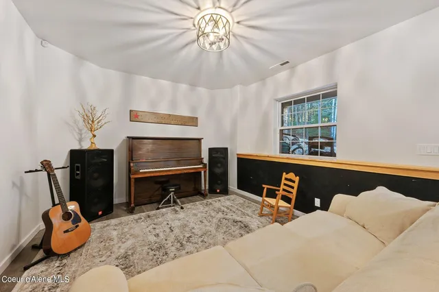 $1,100,000 | 63 Reinoehl Road, Kingston, ID 83839