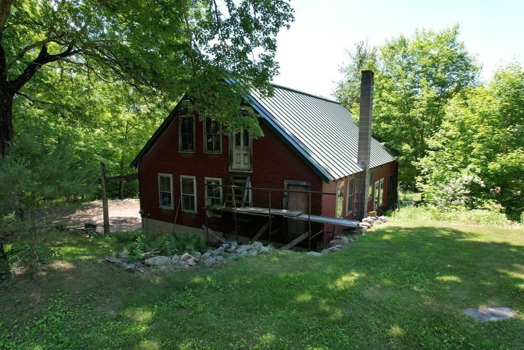 75 Brookfield Road North Brookfield, MA 01535 - Photo 4 of 12 Gallery Image 4