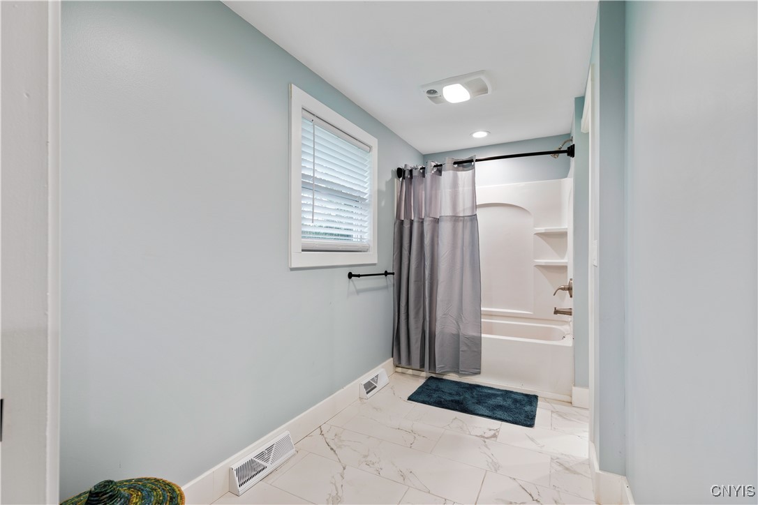 7446 Collamer Road Manlius, NY 13057 - Photo 13 of 36