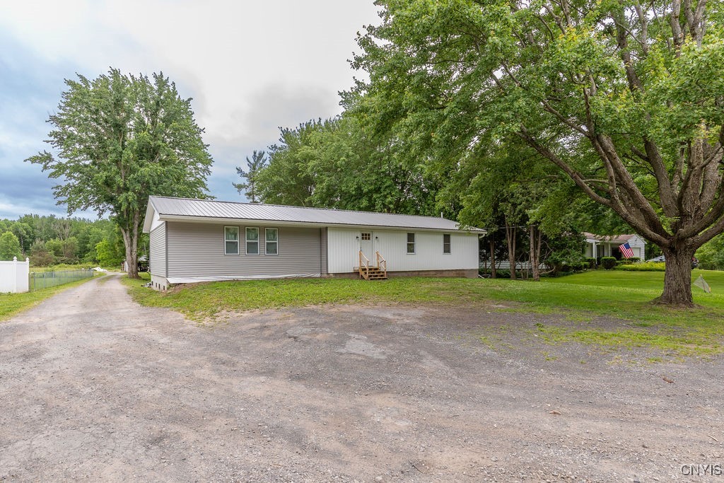 7446 Collamer Road Manlius, NY 13057 - Photo 2 of 36