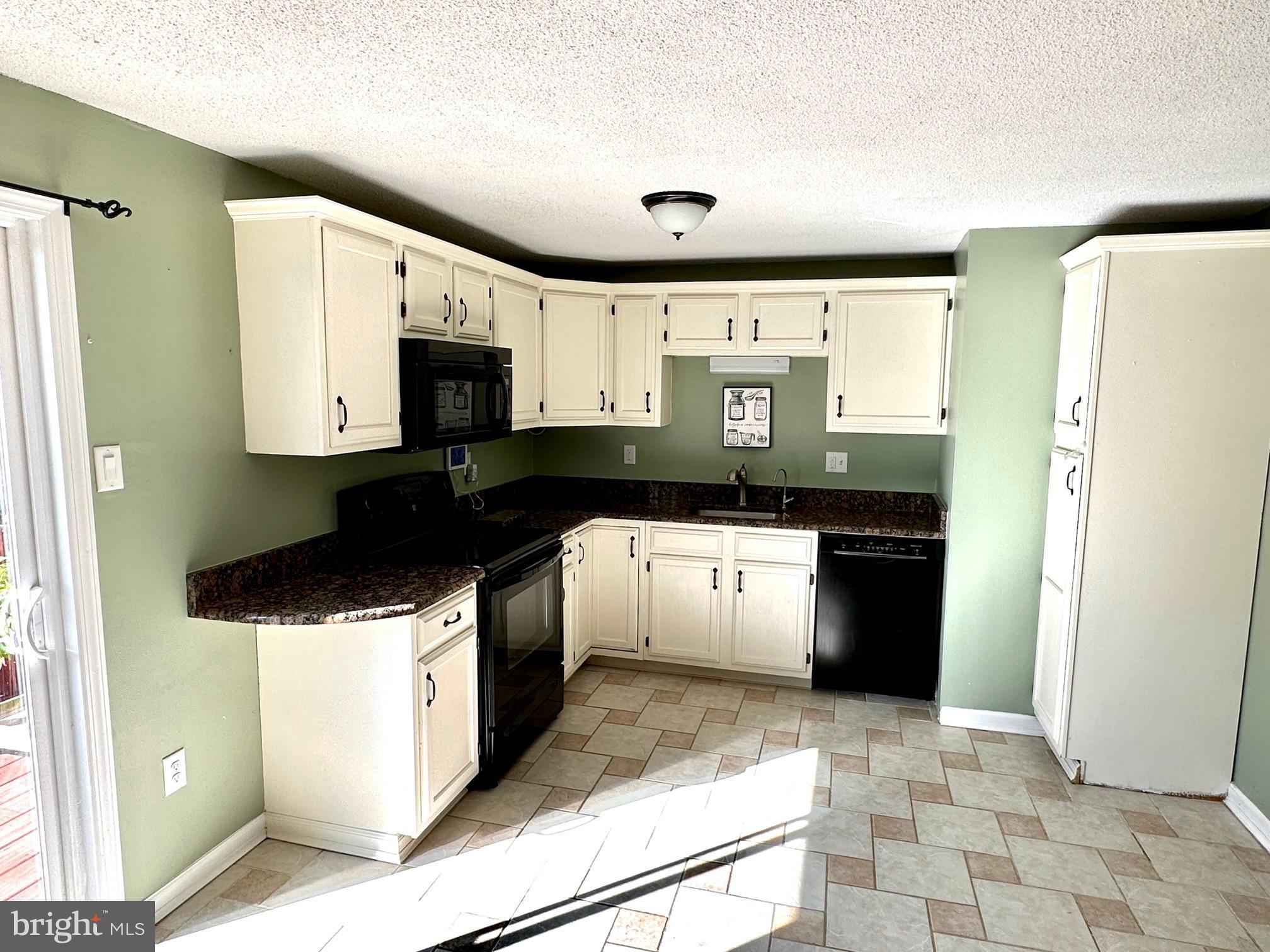 72 Hilltop Road Avondale, PA 19311 - Photo 16 of 38