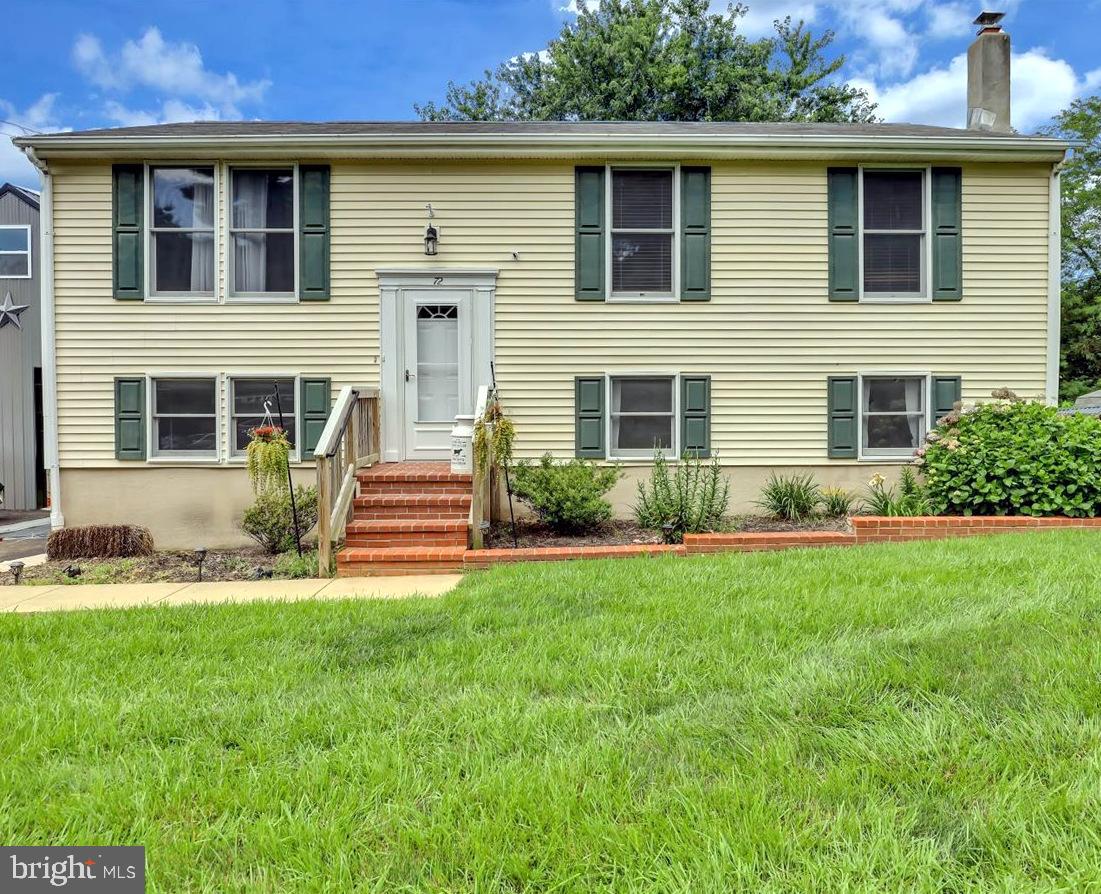 72 Hilltop Road Avondale, PA 19311 - Photo 3 of 38