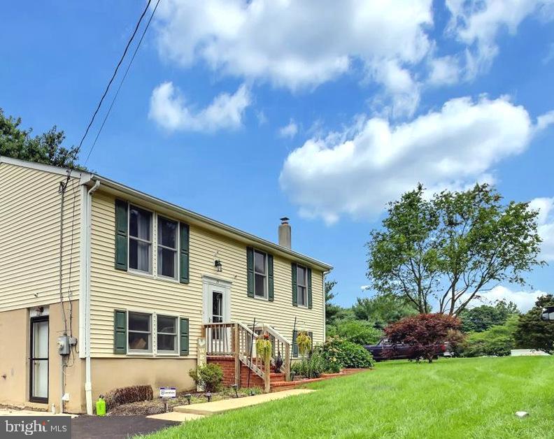 72 Hilltop Road Avondale, PA 19311 - Photo 5 of 38