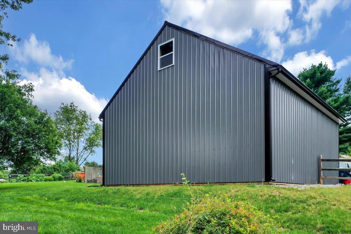 72 Hilltop Road Avondale, PA 19311 - Photo 8 of 38