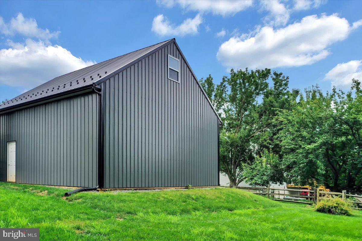 72 Hilltop Road Avondale, PA 19311 - Photo 9 of 38