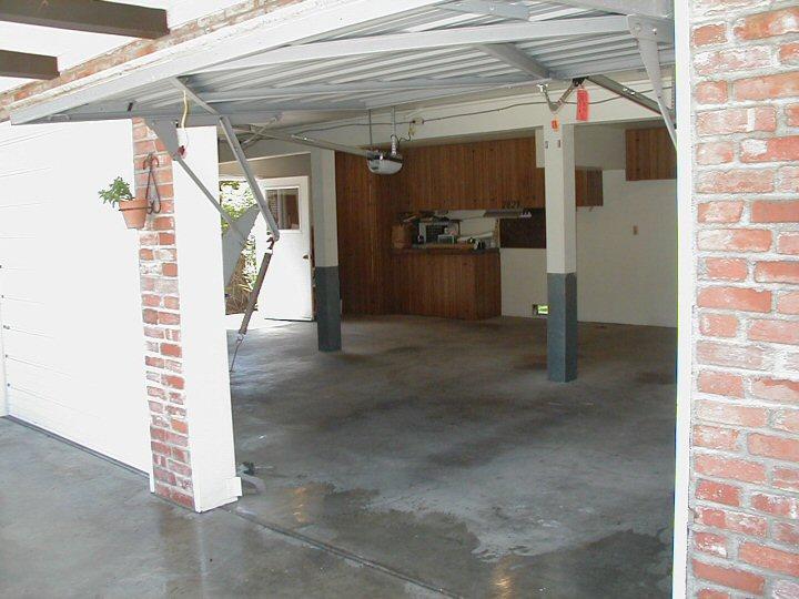 2827 Serena Road Santa Barbara, CA 93105 - Photo 7 of 10 Garage