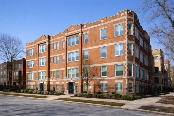 $2,350 | 940 East 48th Street, Unit 1, Chicago, IL 60615