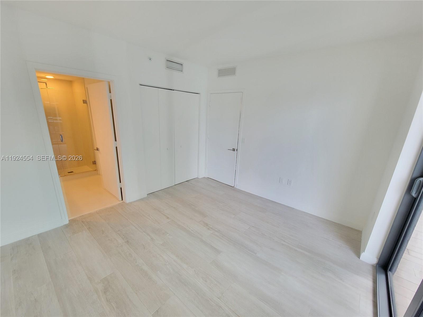 55 Southwest 9th Street, Unit 1807 Miami, FL 33130 - Photo 11 of 18