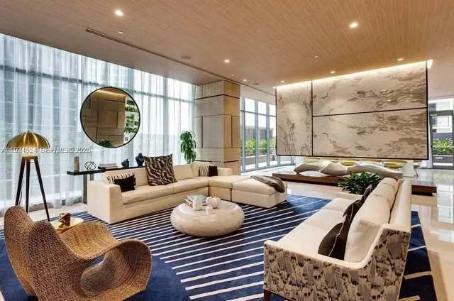 $3,100 | 55 Southwest 9th Street, Unit 1807, Miami, FL 33130