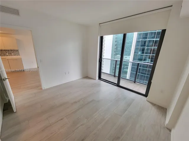 $3,100 | 55 Southwest 9th Street, Unit 1807, Miami, FL 33130