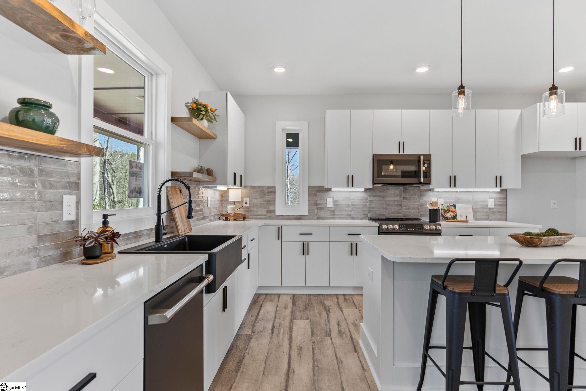 645 Canterbury Road Piedmont, SC 29673 - Photo 2 of 44