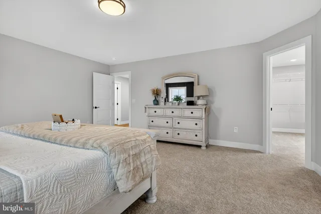 a en suite bathroom with a shower