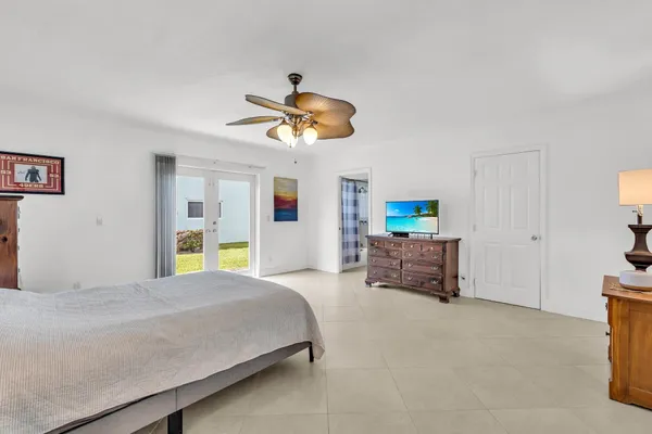 $285,000 | 2835 Northeast 28th Avenue, Unit 3, Lighthouse Point, FL 33064