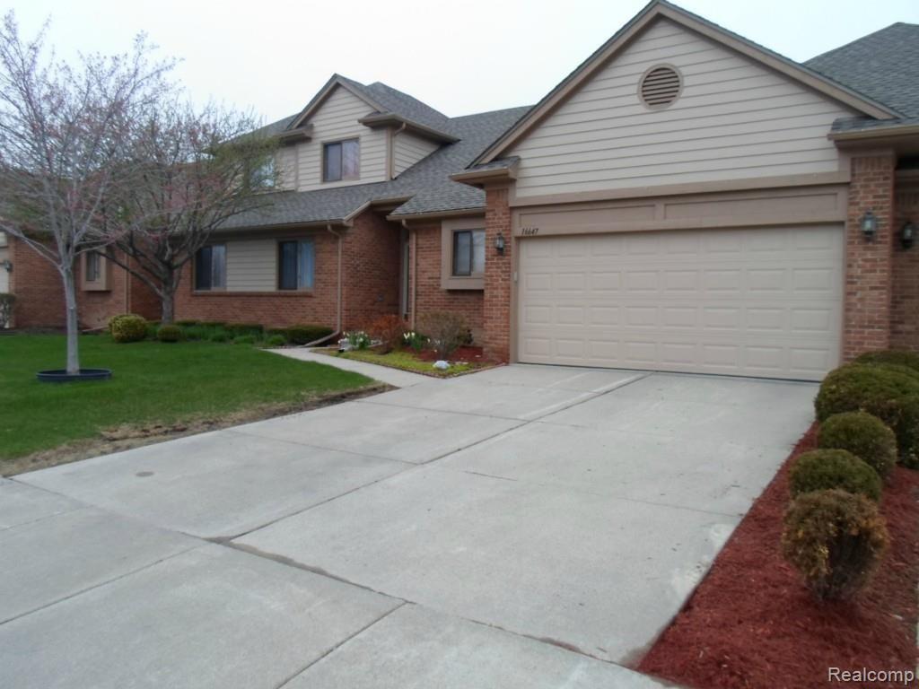 16647 Country Ridge Lane Macomb, MI 48044 - Photo 2 of 28 SAM_1471.jpg