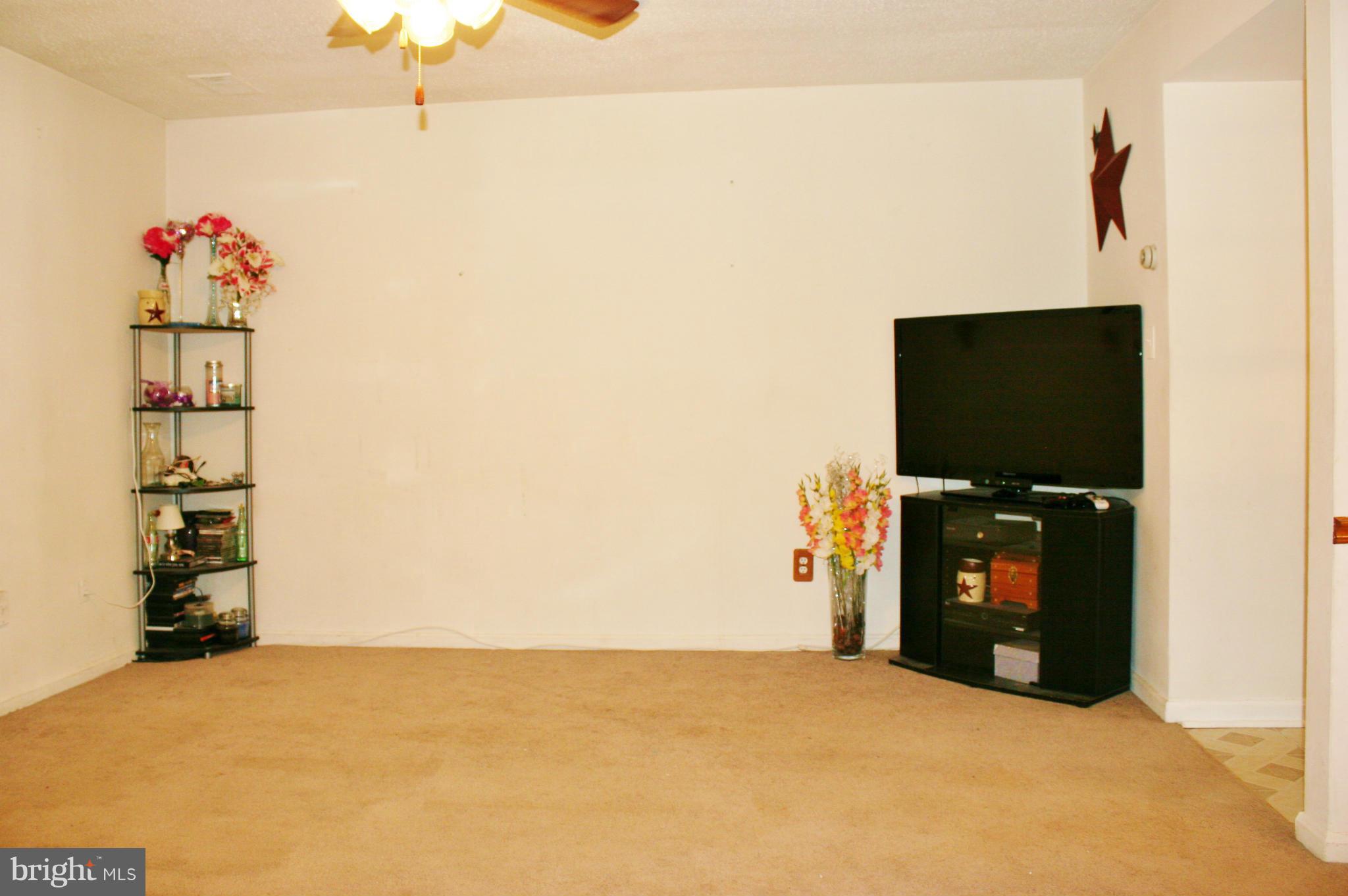 9902 Hampton Road Manassas, VA 20110 - Photo 7 of 16 Family Room