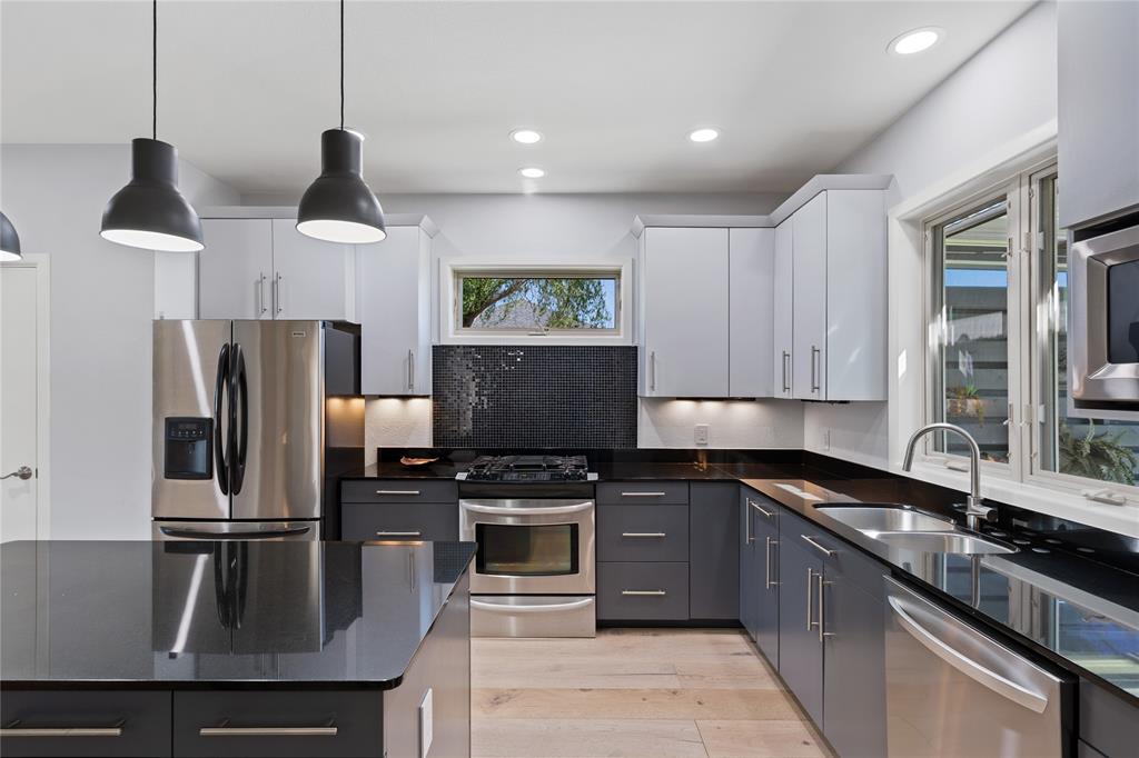 240 Durning Road Van Alstyne, TX 75495 - Photo 11 of 39