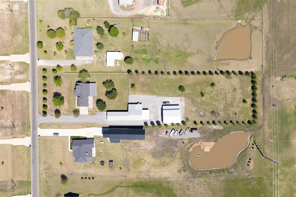 240 Durning Road Van Alstyne, TX 75495 - Photo 3 of 39