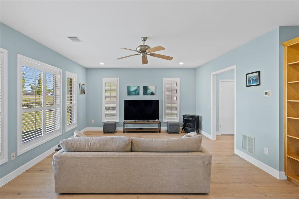 240 Durning Road Van Alstyne, TX 75495 - Photo 6 of 39