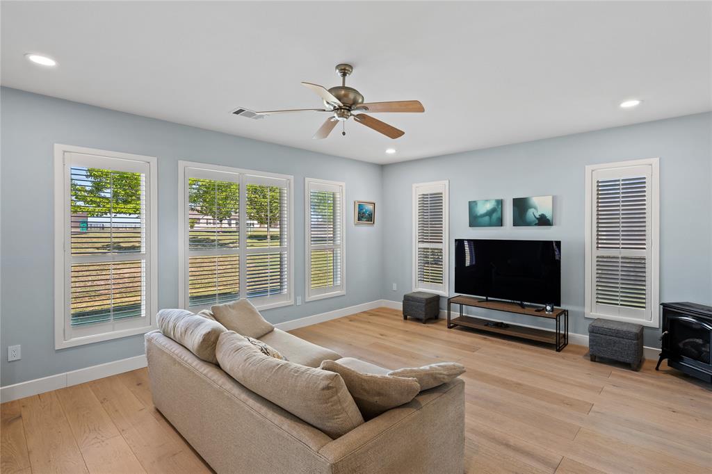 240 Durning Road Van Alstyne, TX 75495 - Photo 8 of 39