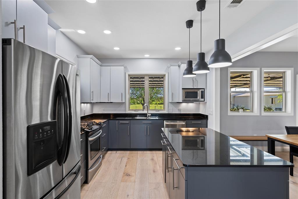 240 Durning Road Van Alstyne, TX 75495 - Photo 10 of 39