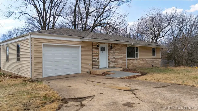 $240,000 | 125 Leonard North, Camdenton, MO 65020