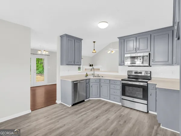 $299,900 | 148 Dodgen Pl Drive, Hampton, GA 30228