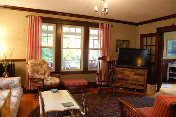 28 Victoria Avenue Worcester, MA 01607 - Photo 12 of 29 Gallery Image 12