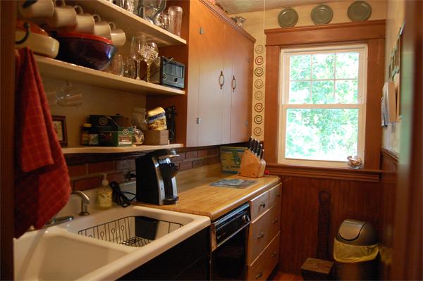 28 Victoria Avenue Worcester, MA 01607 - Photo 18 of 29 Gallery Image 18