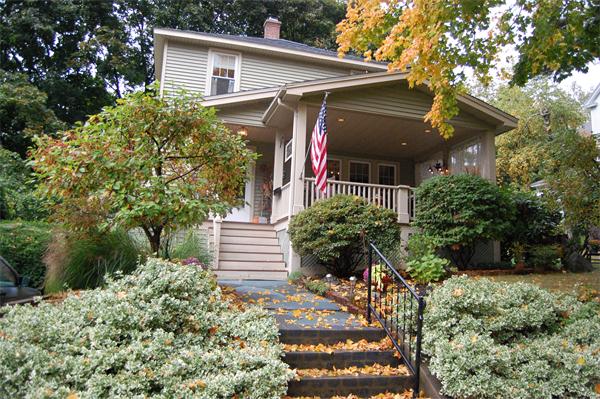28 Victoria Avenue Worcester, MA 01607 - Photo 2 of 29 Gallery Image 2