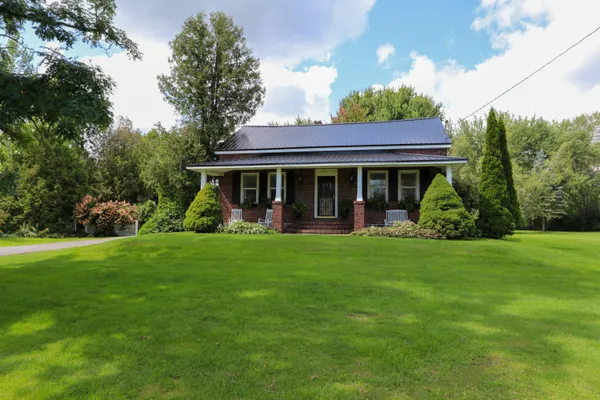 $389,900 | 10857 Highway 9, Champlain, NY 12919