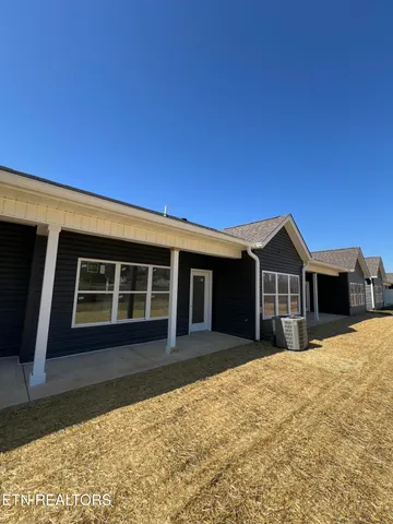 $345,900 | 7333 Whispering Creek Lane, Powell, TN 37849