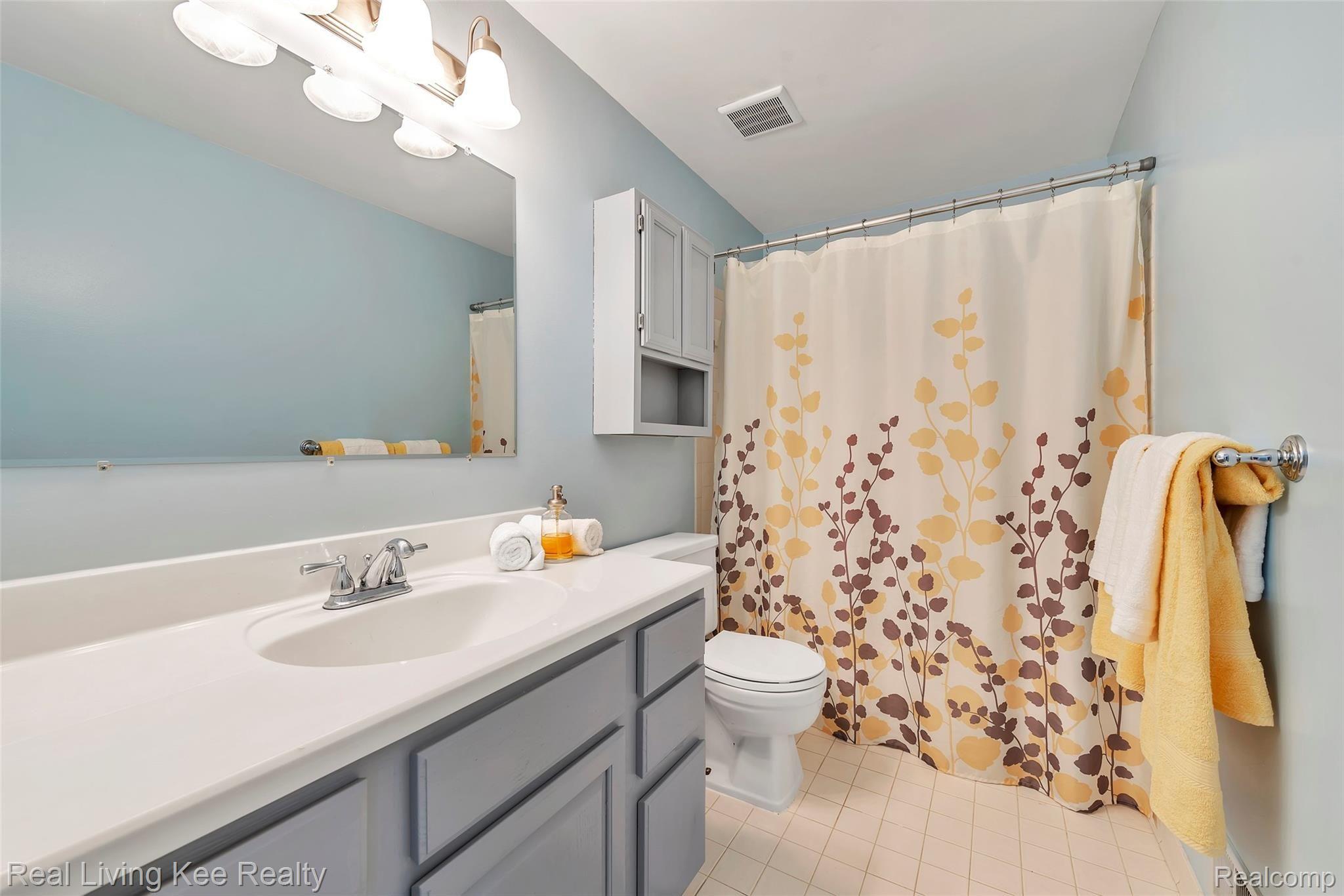 2733 Pheasant Court Rochester, MI 48306 - Photo 25 of 34 2733-Pheasant-Court-Rochester-MI-windowstill-17.jpg