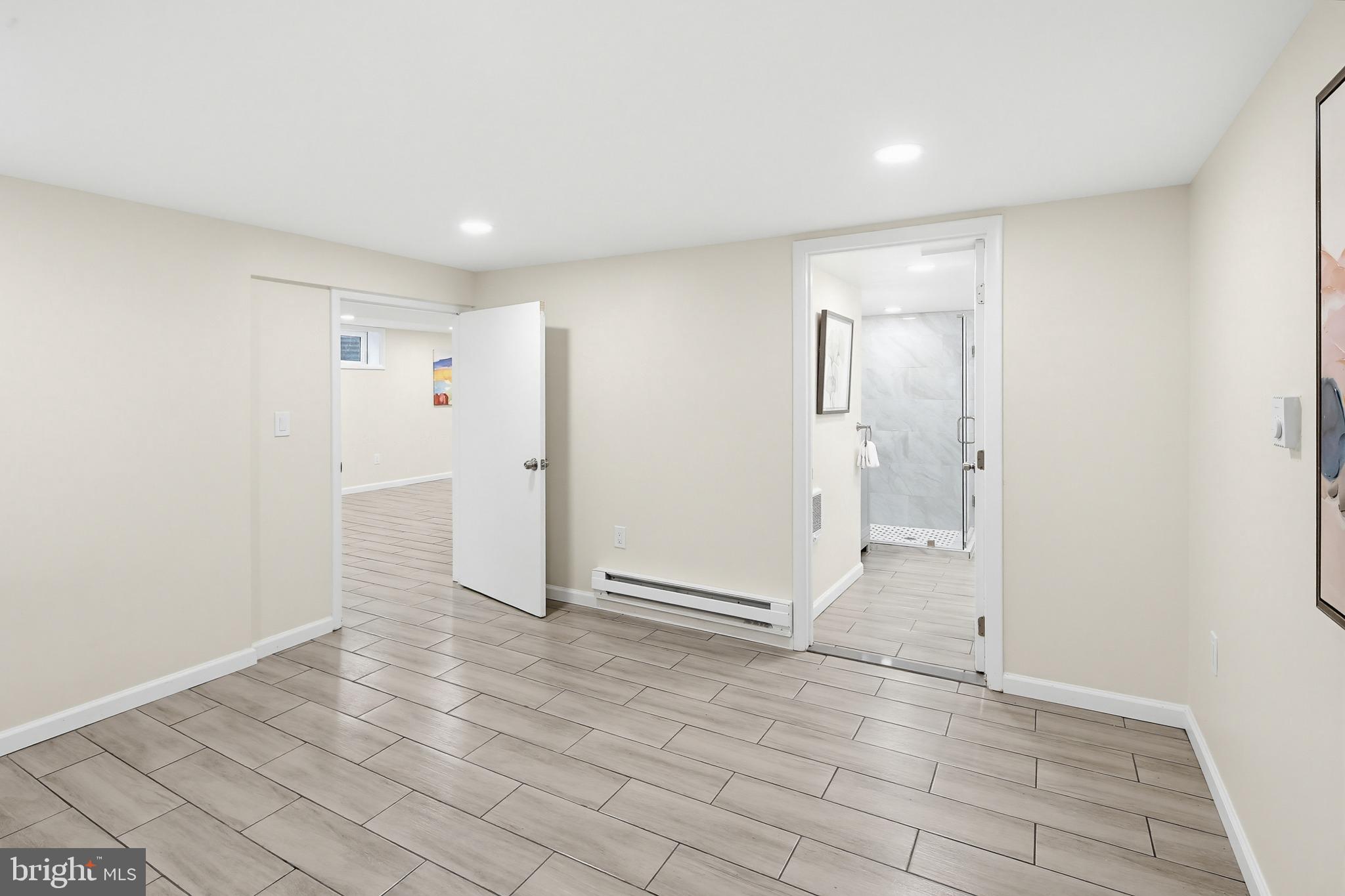 6702 Whitegate Road Clarksville, MD 21029 - Photo 40 of 52 Spacious, modern entryway awaits you.