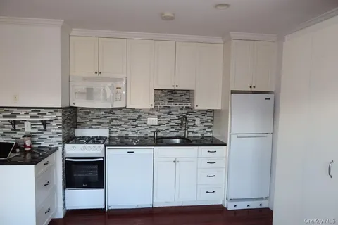 $179,000 | 28 Barker Street, Unit C2, Mount Kisco, NY 10549