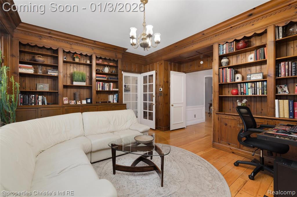 19385 Renfrew Road Detroit, MI 48221 - Photo 8 of 50