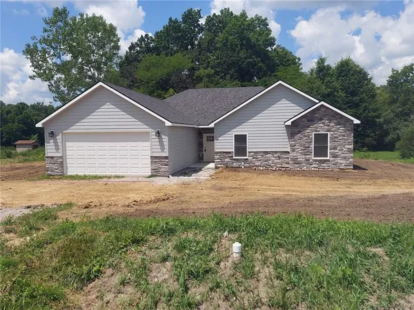 $395,000 | 310 Northeast 51st Road, Warrensburg, MO 64093
