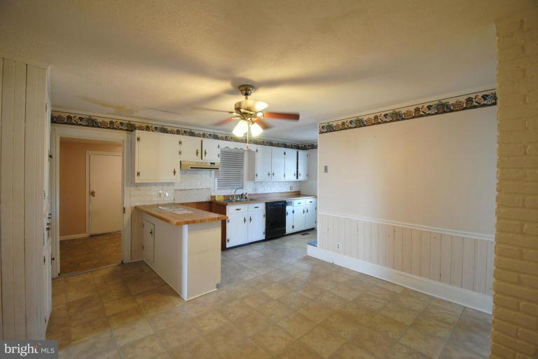 48 Pilgrim Street Inwood, WV 25428 - Photo 6 of 24 Kitchen
