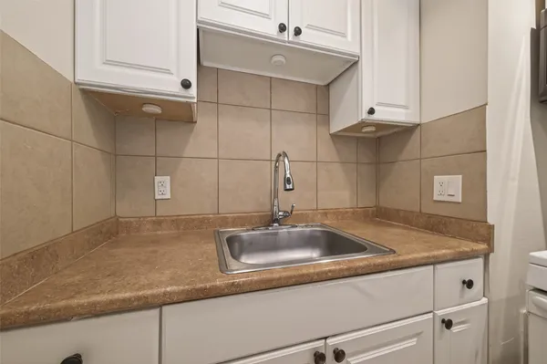 a close view of sink and tap