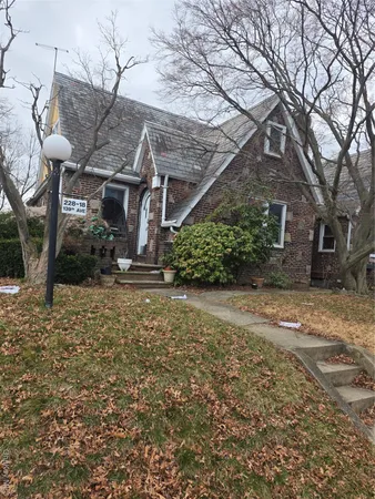 $650,000 | 228-18 139th Avenue | Laurelton