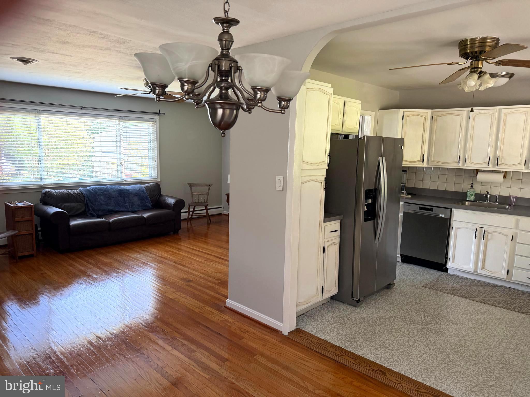 5720 Oakland Road Baltimore, MD 21227 - Photo 12 of 30