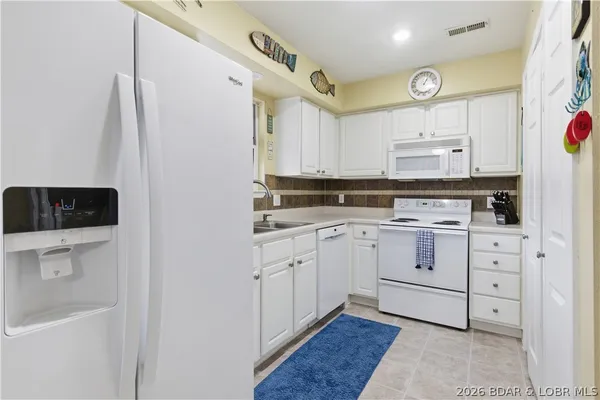 $199,900 | 40 Lighthouse Road, Unit 102, Lake Ozark, MO 65049